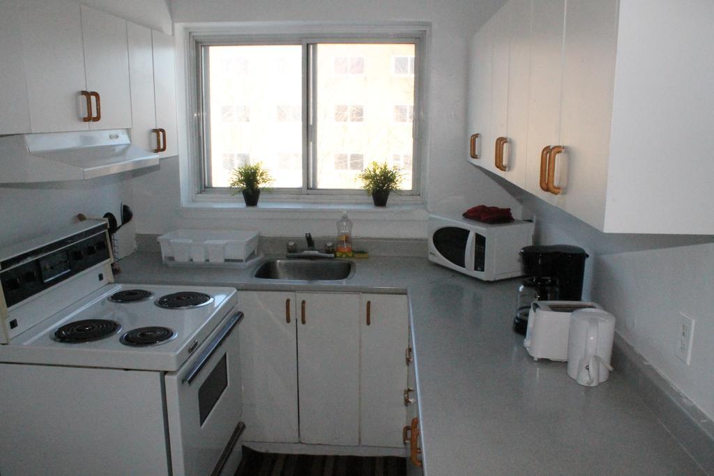 Adib - 630 Cummings Ave, Unit 9 * Ottawa